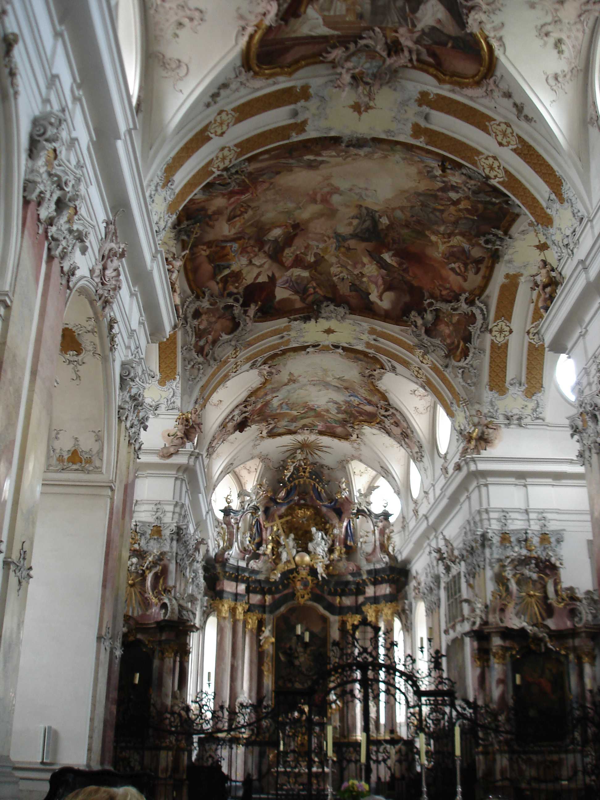 Ausflug Odenwald Abteikirche innen Amorbach